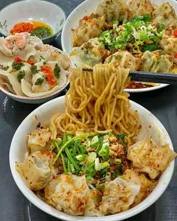 Hình ảnh Mì Hoành Thánh Khô