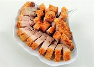 Hình ảnh Bánh mì heo quay thịt lớn