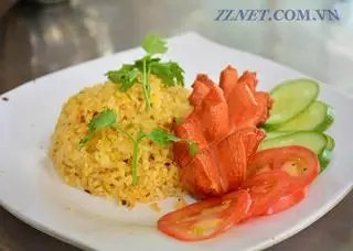 Hình ảnh Cơm ốp la - xúc xích