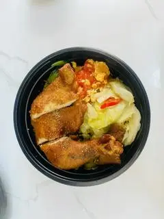 Hình ảnh Cơm đùi gà chiên giòn - B2