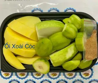 Hình ảnh Mix Xoài Cóc khay 500g kèm nước chấm thần thánh