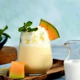 Hình ảnh Dưa - Sữa Chua Lắc Dưa Lưới