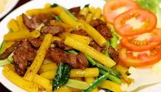 Hình ảnh nui xào bò đặc biệt