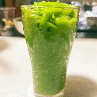Hình ảnh Chè bánh lọt lá dứa (nước cốt dừa)