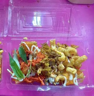 Hình ảnh Bánh tráng cuộn - da heo mắm Tỏi