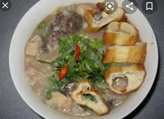 Hình ảnh Cháo lòng kèm quẩy giòn
