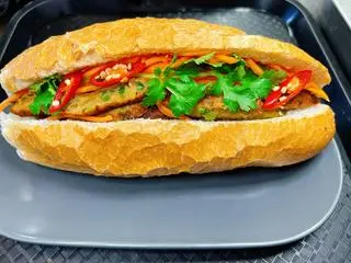 Hình ảnh bánh mỳ chả cá
