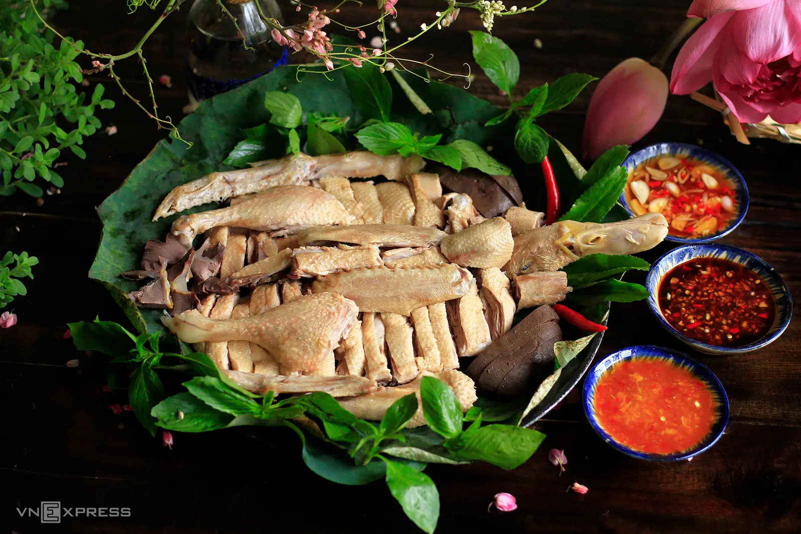 Hình ảnh Phần Nguyên Con (Đầy đủ Lòng, Đầu cổ, Cánh)