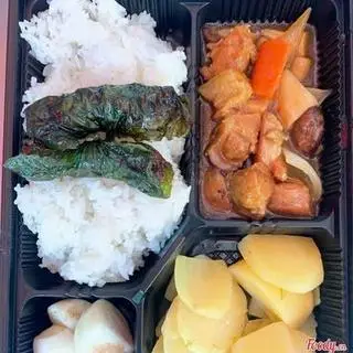 Hình ảnh Cơm bò sốt vang và chả lá lốt