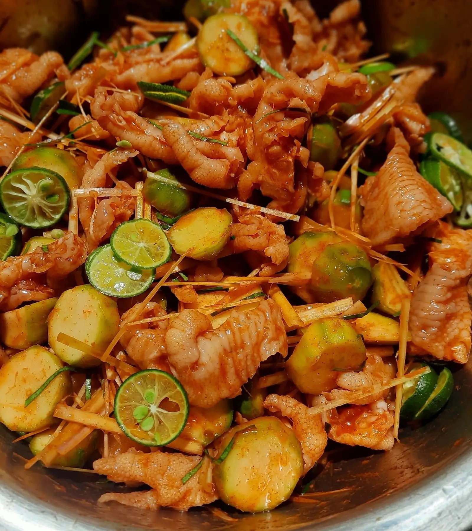 Hình ảnh Chân gà sốt thái( 8-10 chân)