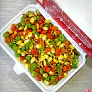 Hình ảnh Mì Trộn rau củ -  coca