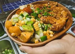 Hình ảnh Cajun grilled chicken plate