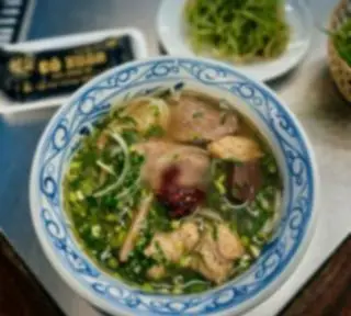 Hình ảnh Tô đặc biệt có giò heo