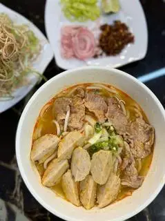 Hình ảnh Bún Bò Tái - Bò Viên