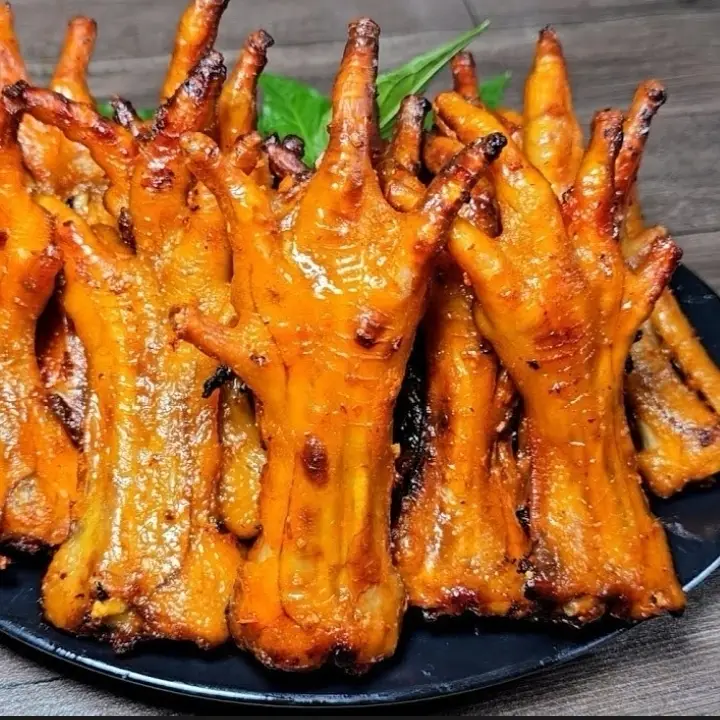 Hình ảnh 7 Cặp Chân Gà Nướng Muối Ớt 