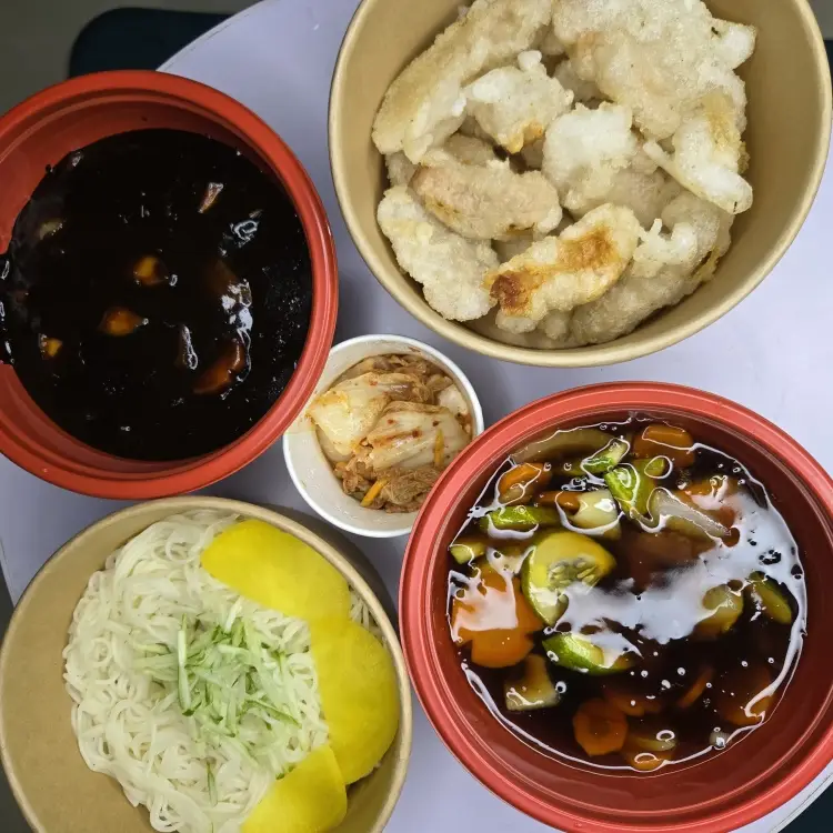 Hình ảnh Combo 1 người: Mì Tương Đen + Thịt Chiên Giòn Sốt Chua Ngọt/1인 세트: 짜장면 + 탕수육