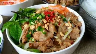 Hình ảnh Bún thịt xào (heo)