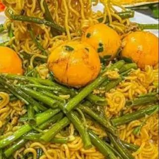 Hình ảnh trứng gà non xào mì