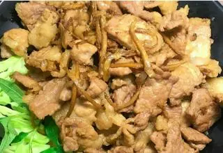 Hình ảnh Cơm thịt kho gừng