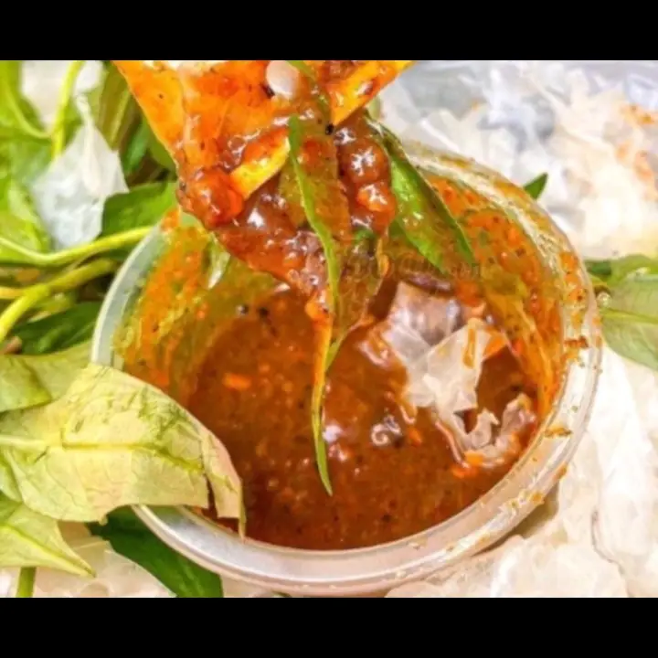 Hình ảnh Bánh tráng dẻo phơi sương chấm sốt me