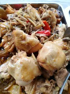 Hình ảnh Cơm gà kho gừng