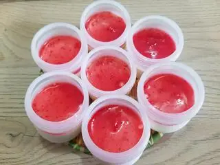 Hình ảnh Sữa chua mix vị dâu