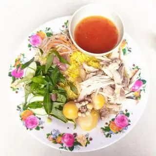 Hình ảnh Cơm gà xé trứng non