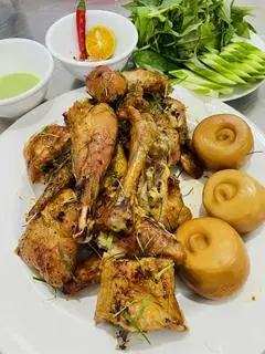 Hình ảnh Combo hạt rẻ 1/2 Con Gà Nướng Lu