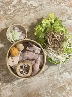 Hình ảnh Bún Bò Huế Đầy Đủ