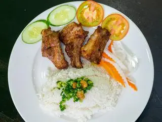 Hình ảnh Cơm sườn non nướng