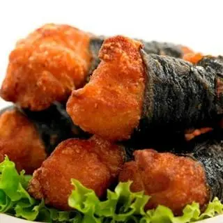 Hình ảnh gà cuộn rong biển chiên giòn