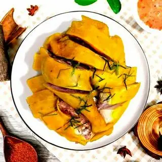 Hình ảnh Gà ủ muối (1/2 con)