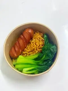 Hình ảnh Mì trộn Hàn Quốc xúc xích