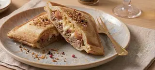 Hình ảnh Hotdog mix 3 loại nhân