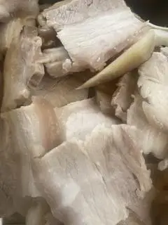 Hình ảnh Thịt luộc thêm 