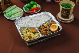 Hình ảnh Cơm Thịt Kho Tàu 
