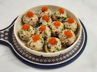 Hình ảnh Cơm nắm trứng cá chuồn