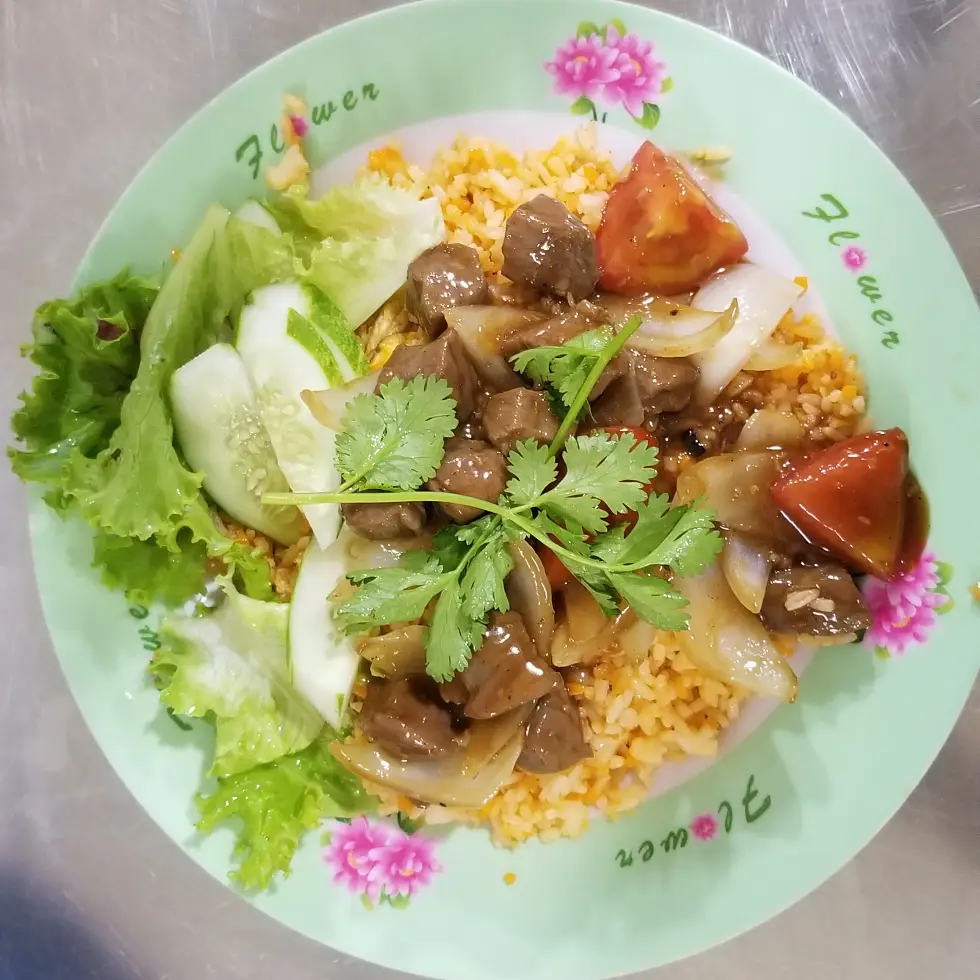 Hình ảnh Cơm chiên bò lúc lắc