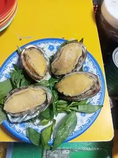 Hình ảnh bào ngư nướng muối ớt 1con