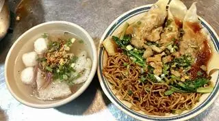 Hình ảnh Mì sủi cảo khô dầu hào + chạp