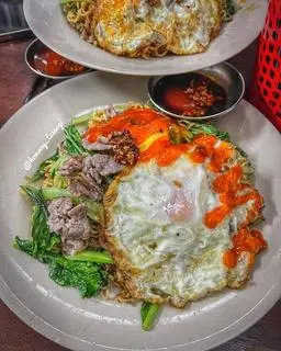 Hình ảnh Mì xào bò trứng