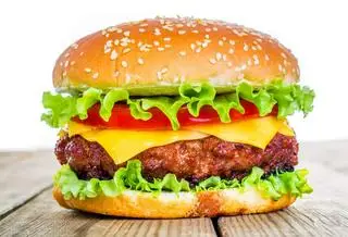 Hình ảnh Burger bò phô mai miếng