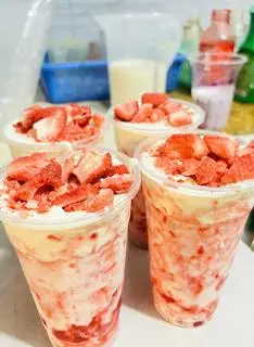 Hình ảnh Sữa Tươi Dâu Tây Sấy Giòn