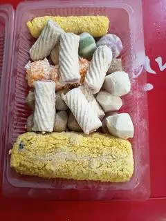 Hình ảnh Combo 3: Gym bắp,hải sản sốt cam, bò viên,mực xoắn,phô mai que,trứng cút 