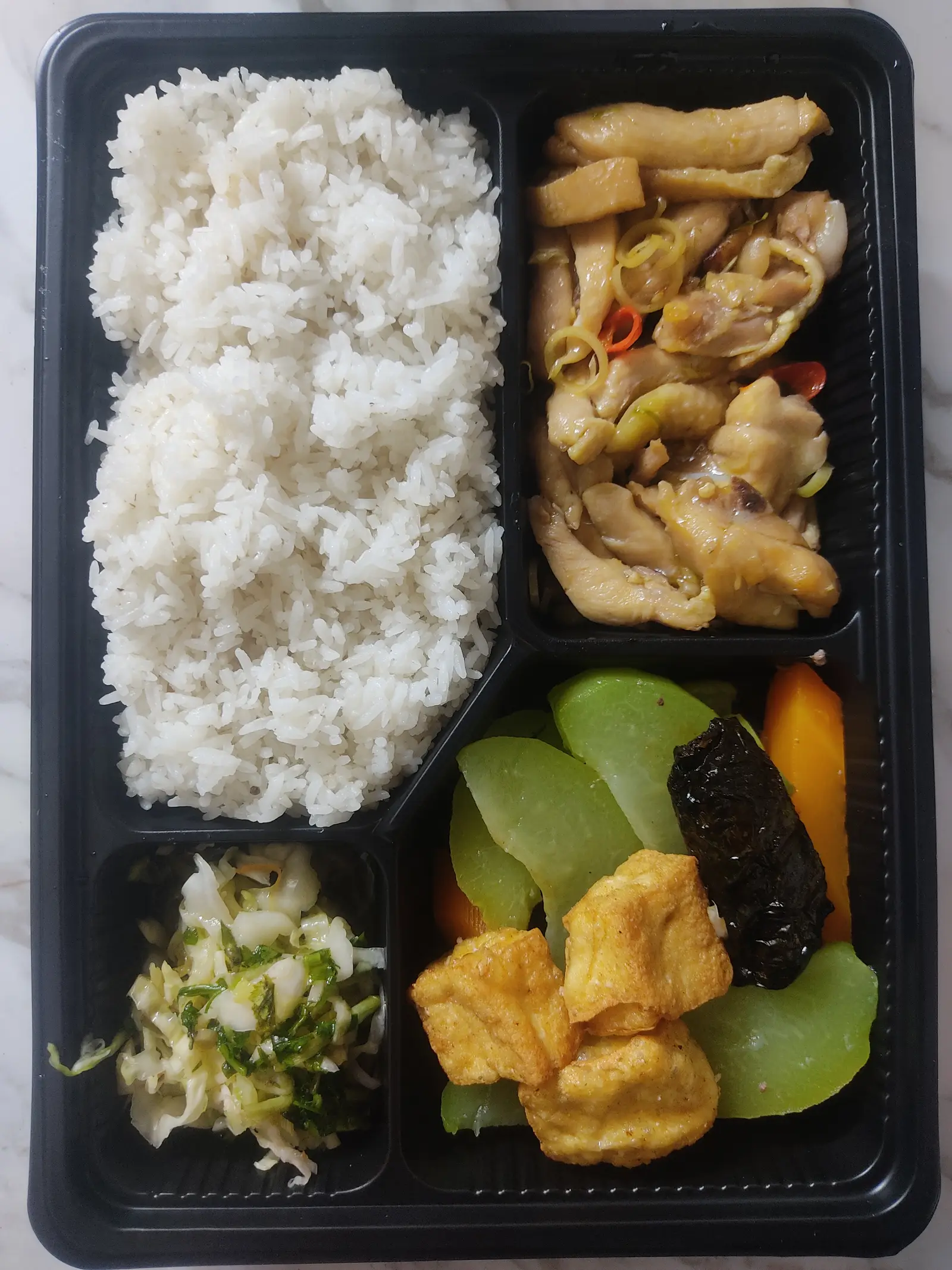 Hình ảnh Cơm Gà Xào Xả Ớt 
