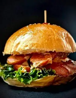Hình ảnh Burger xúc xích Đức