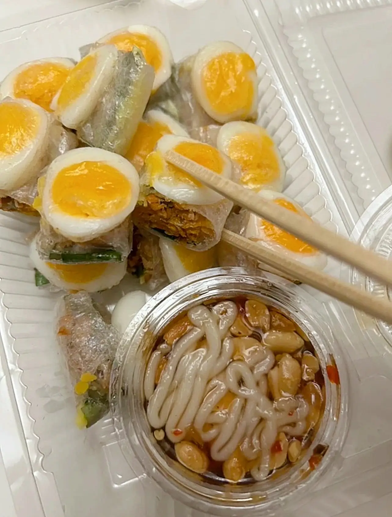 Hình ảnh Cuốn trứng lòng đào 