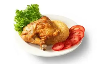 Hình ảnh Cơm gà góc tư + nước uống tuỳ chọn