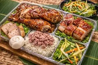 Hình ảnh Mẹt Gà nướng tiệc no nê