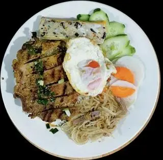 Hình ảnh Cơm tấm sườn đầy đủ
